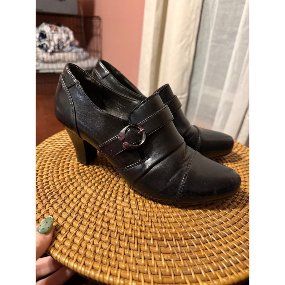 Pierre Dumas Flexibles Desire-11 Black Buckle Strap Round Toe Block Heels 8.5M
